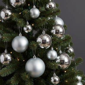 30 Silver Baubles