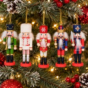 5 Wooden Nutcracker Soldiers